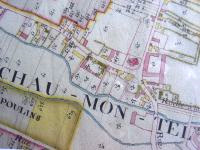 Plan de Chaumontel-la-ville situant la « maison d’école » entre l’Ysieux et sa dérivation, rue des Deux-Ponts (Archives Condé Chantilly CP-C 0103 – cliché jmrb_2006)